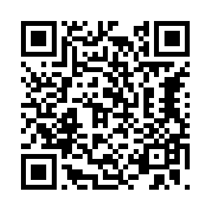 他突然像抚摸孩子一样摸了摸我的头二维码生成