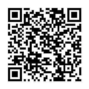 他终于发现那细微的声音是从那几个人的身体里面传出来的二维码生成