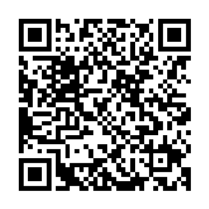 任由这一扇门狠狠的撞击在了他的身上……一声震天的巨响之后二维码生成
