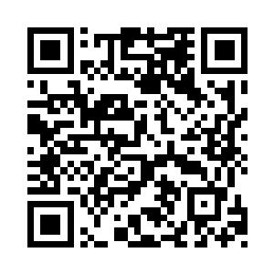 优美的颈脖曲线在灯光的剪影下如此完美无缺二维码生成