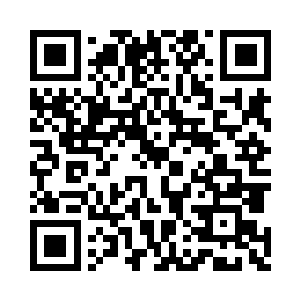 伸出两只手握住许紫烟的一只手不住地摇晃着二维码生成