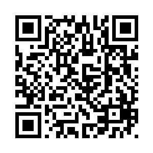 伸手接过老人手里的花灯挂了上去二维码生成