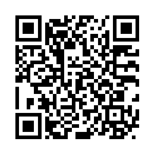 但他仍然牢牢地扶住残破的楚国战旗二维码生成