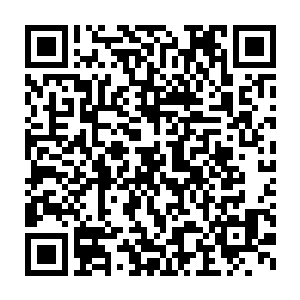 但是当他看到赵炳武送到他面前的关于重修赵庄到芙蓉镇的公路的报告二维码生成