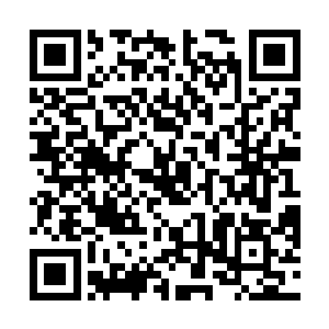 但是这期间老师带着我们去参观了上海的第一家旗舰店二维码生成