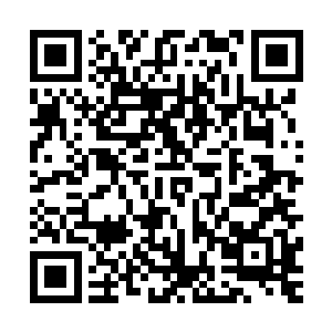 但看着被他从温泉池里捞出来的苏澈睡得一幅昏天黑地的模样二维码生成