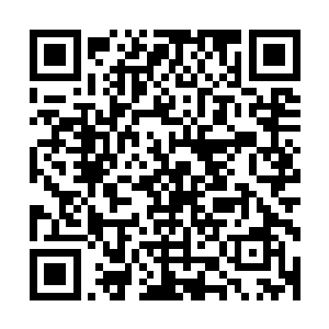 作为一个拿着米国护照的人　齐飞要想出国　那是相当简单的二维码生成