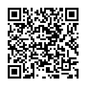 便已经从她绾着的发髻中抽出了一根碧绿色的玉钗二维码生成