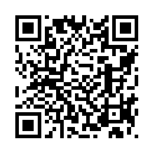 保持着双臂平伸的模样静立在原地二维码生成