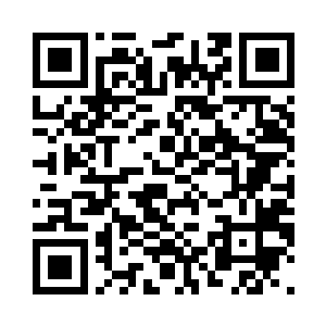 停靠在岸边的两艘船发出咔咔的声音二维码生成