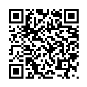 克莱伦斯兴奋的做了个锁喉的动作二维码生成