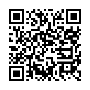 兜帽底下的脸庞雪白得像德化出产的白瓷二维码生成