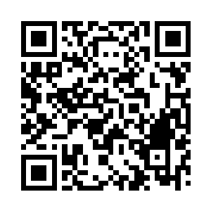 再从脖子如藤蔓般生长到眉眼之间的纹身二维码生成