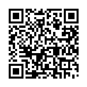 再披上一件在屋里穿的湖青色银鼠长袍二维码生成