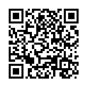 冷云赫惊喜地看着他们紧握的双手二维码生成