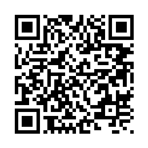 冷寒烟漠然的行走在冬夜的冷风中二维码生成