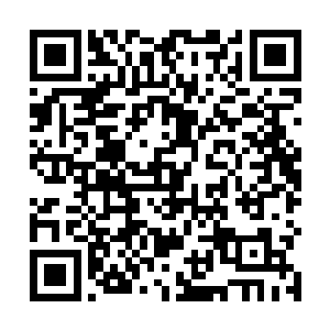 凌三姐把自己赢来的小绢花儿连自己头上的绢花儿作注二维码生成