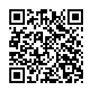 几乎就是他身边人堆里的唯一一点的空虚二维码生成