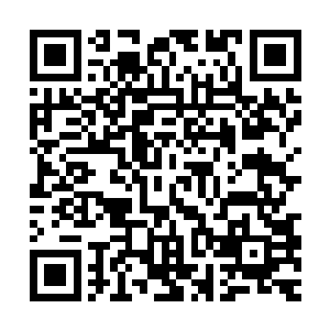 几人跟在九五七的身后出了水面遁入乱如迷宫的地道中飞快乱窜二维码生成