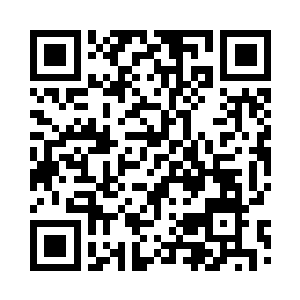 几名探子小心翼翼的向大山深处走去二维码生成