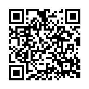 出现了一个身穿卡其色风衣的年轻男子二维码生成