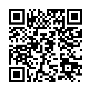 刚开跟杨洛说话的那个小青年脸一红二维码生成