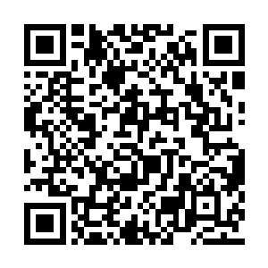 刚才突然走开的姜大师此时正出现在一间屋子里二维码生成