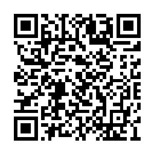 剑无极手中的天绝斩魂剑爆射出一道冲天的剑芒二维码生成