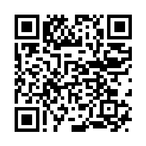 半拖半拽的靠向他们身后的断崖边缘二维码生成