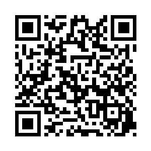 卡萝尔小心翼翼地将白骨公爵的尸体翻过来二维码生成
