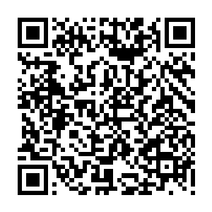又感到一道炽热到足以烧死人的视线一动不动地落在那不宜见人的一处上二维码生成