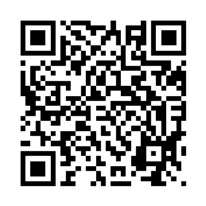 发现这名战士被一条蟒蛇高高卷起二维码生成