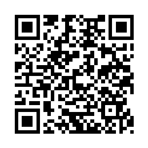 变戏法般的从口袋里掏出了一个明亮亮的珠子二维码生成