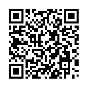 另一个则是穿着一身淡蓝色的装束二维码生成