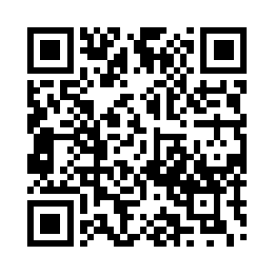 另有一位掌柜打扮的中年男子也不甘示弱二维码生成