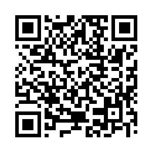 只是眼神默默然的望向汹涌可怕的人群二维码生成