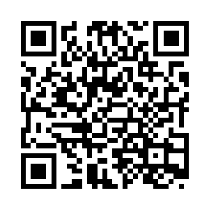 只是这群女人的年纪看起来都很年轻似的二维码生成