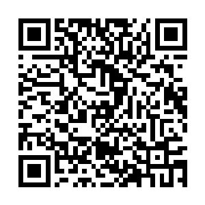 只见就在愤怒拿出盘古幡横扫雅典娜等人的下一刻二维码生成