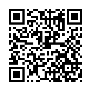 只见那名西装男子满脸戒备的看着她二维码生成