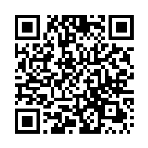 向查理兹展示了自己身后的整片舞台二维码生成