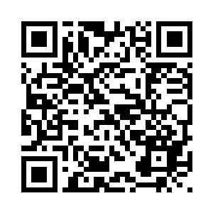 周亮才冷着脸递了一个盒子过来道二维码生成