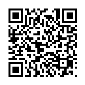 哪怕在他们身边各有着一个美丽女郎二维码生成