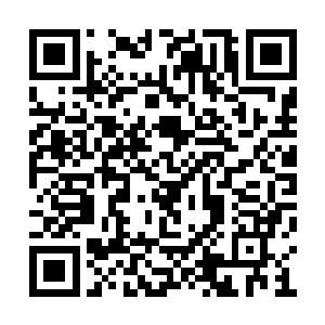 唐森一脸正气泯然的望着一直在偷笑的颜晓夕道二维码生成