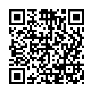 嘴角却露着一丝喜悦哀愁参半的笑容二维码生成