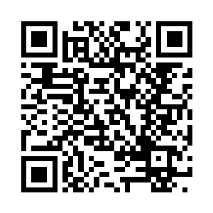 因为这一睁眼就见到一般银光闪闪的匕首二维码生成