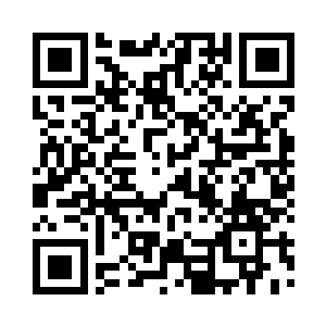 围着围裙的她有了几分居家女佣的味道二维码生成