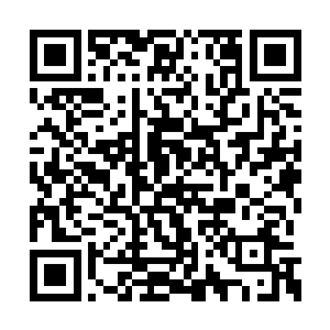 在几个人的周围就出现了一片不小的真空的范围二维码生成