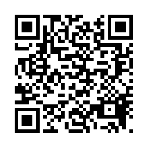 在明湖文化的大楼下面堵了整整一天二维码生成