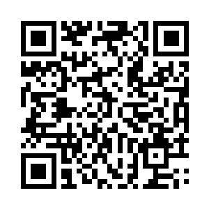 在用右脚外脚背把足球轻轻往斜前方一拨二维码生成