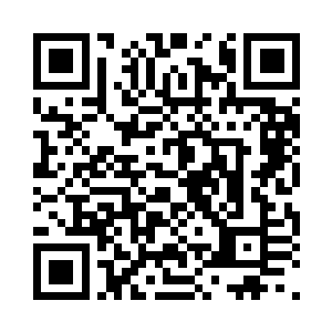 夏天此时只能用这三个字来形容这两个人二维码生成